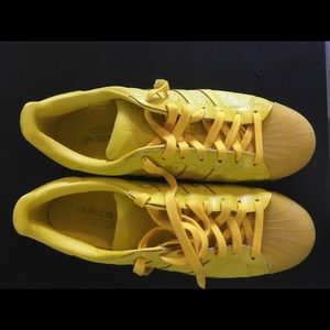 all yellow adidas